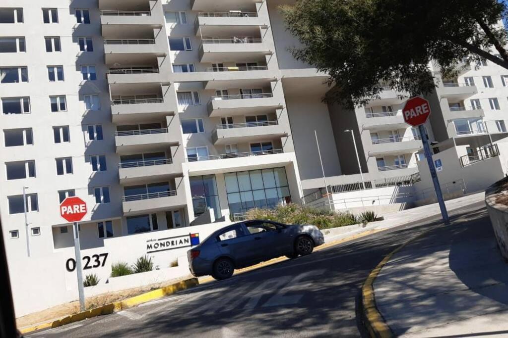 CONDOMINIO MONDRIAN - B&B