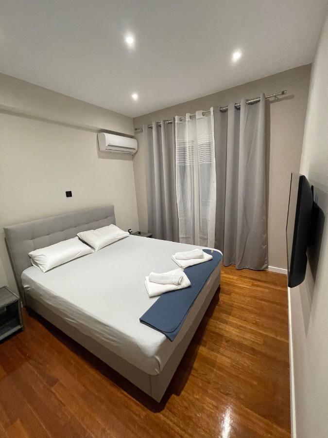 Luxury 3 bedroom apartment in Kiato center - Chambres d'hôtes Kiáto
