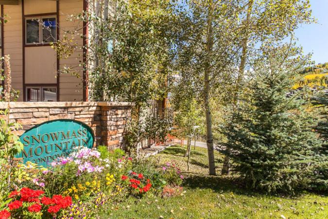 Snowmass Mountain by Snowmass Vacations - B&B