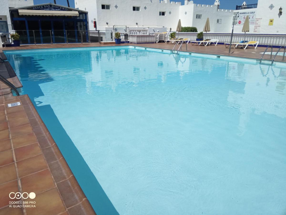 Centric Pool View Bungalow - B&B