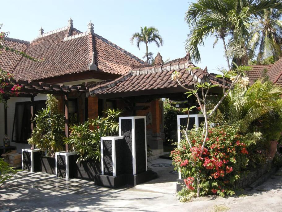 Villa Jasri Point - Beachfront Villa close to surf - B&B