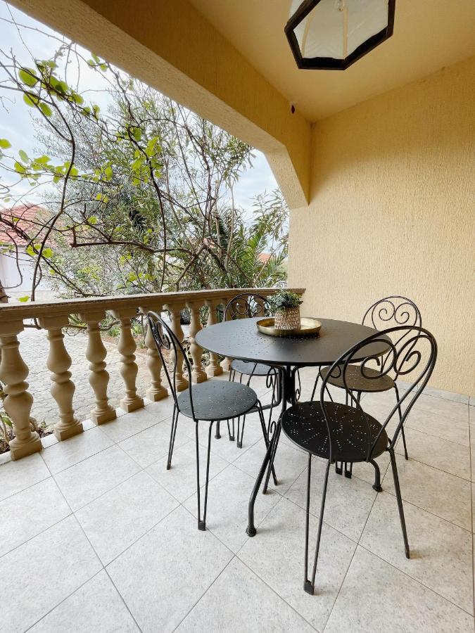 Sunny Mediterranean Home near the Sea - Bed and Breakfast Vir