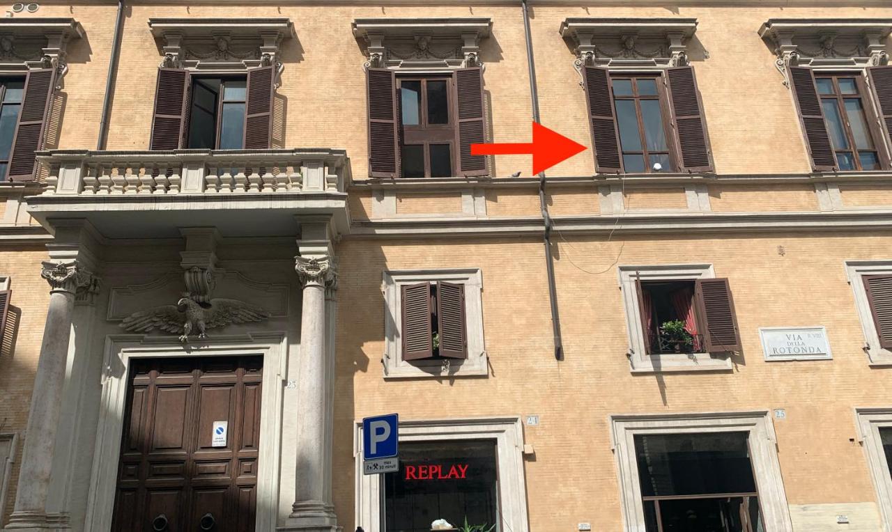 Rotonda 23 - Pantheon View - B&B Rome