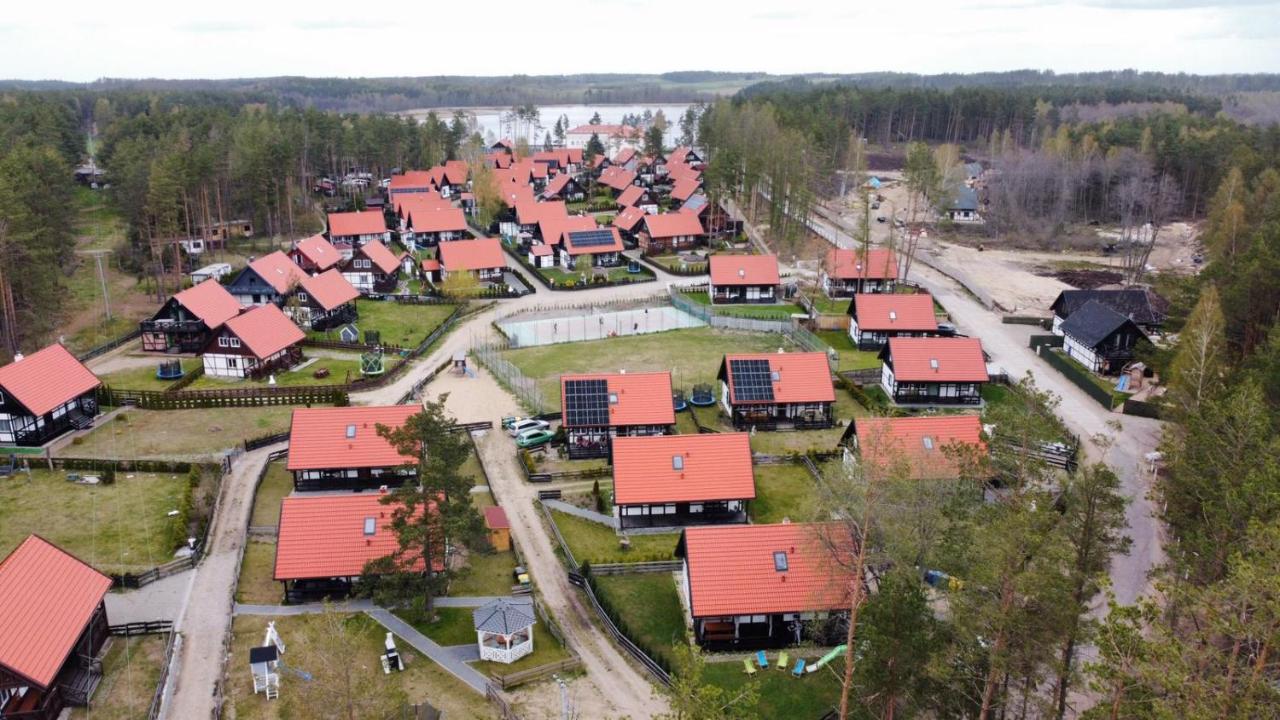 Kaszëbsko Nórcëk 8-10 osób 4 sypialnie jezioro las park linowy łowisko wędkarskie - B&B Załakowo