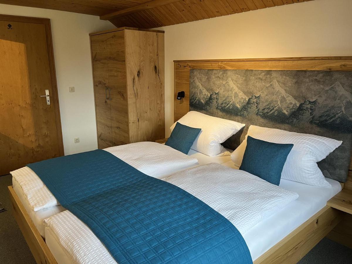 Apartment mit 2 Schlafzimmern und Dusche 