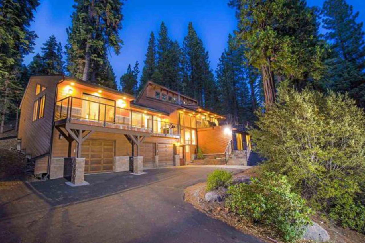 Five Bedroom Holiday Home