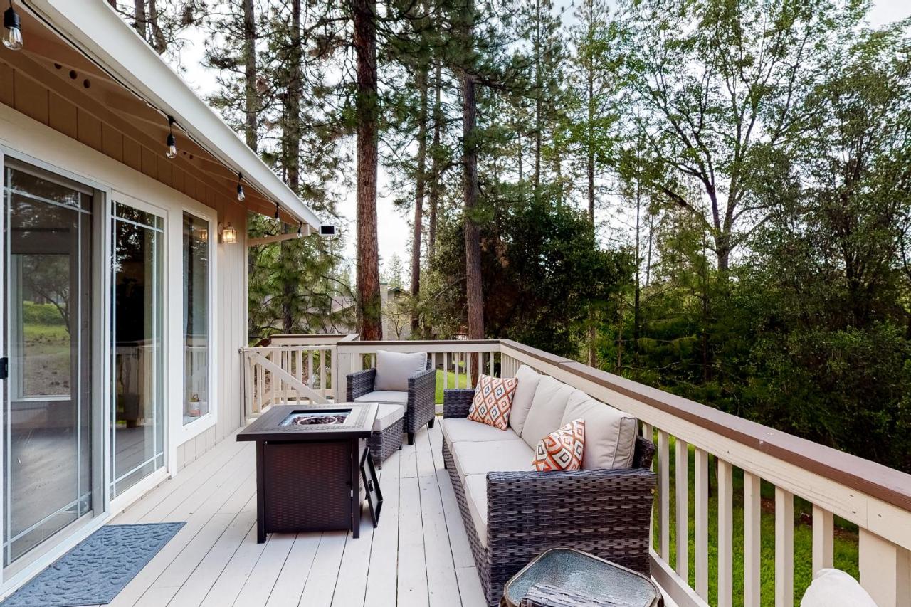 The 19th Hole - B&B Groveland