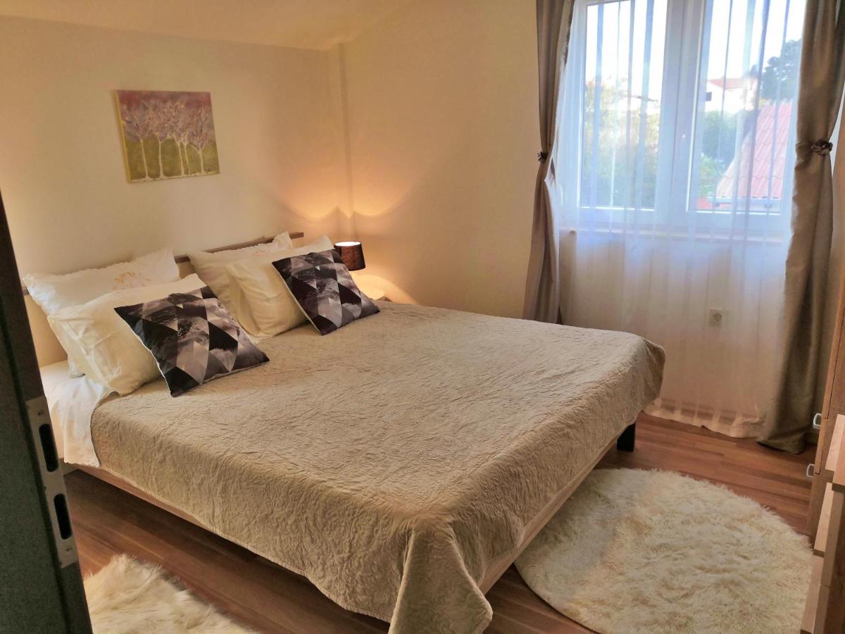 Apartment mit 2 Schlafzimmern und Poolblick