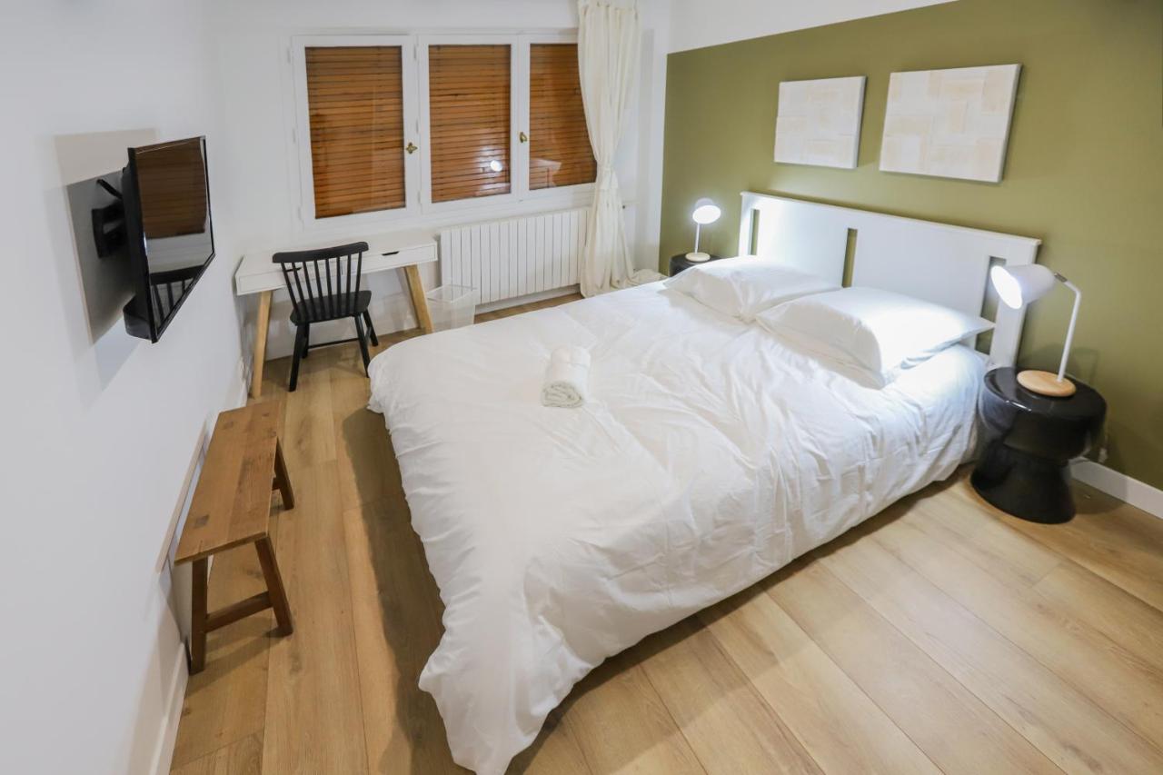 Appart'Hôtel Le Bright Evry- 4 Chambres Design - Bed and Breakfast Évry-les-Châteaux
