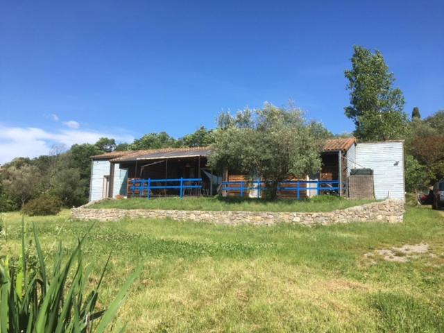 B&B Monoblet - Maison bois bleu, en Cévennes - Bed and Breakfast Monoblet