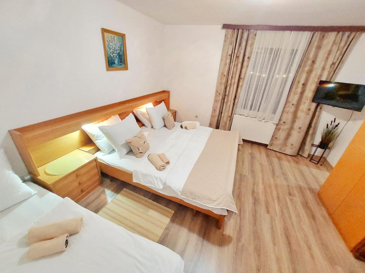 Chambre Triple avec Salle de Bains Privative