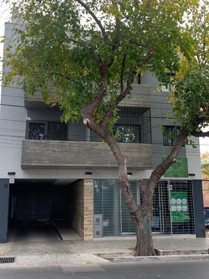Pellegrini Apartments Mendoza !! Estupendos Departamentos con Cochera Privada cercanos a Parque Gral San Martin - B&B