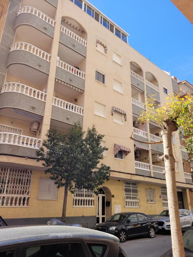 Gemütliche Ferienwohnung in Torrevieja ca100m vom Strand Playa del Cura entfernt - B&B