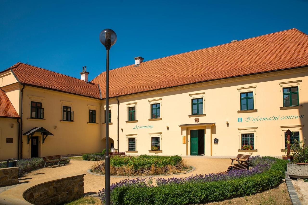 Apartmány Přízámčí - B&B