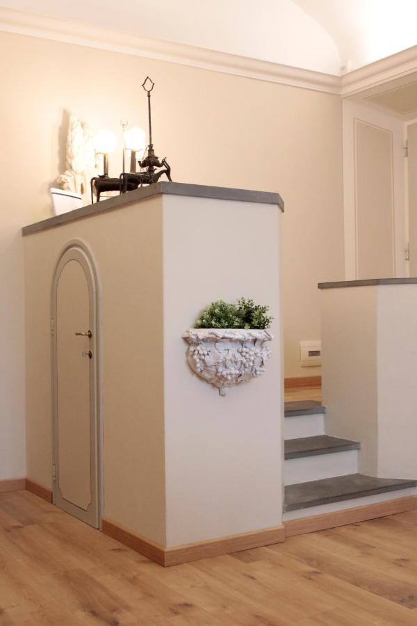 Apartment Vespucci- quite Historic Palace - Bed and Breakfast Florence