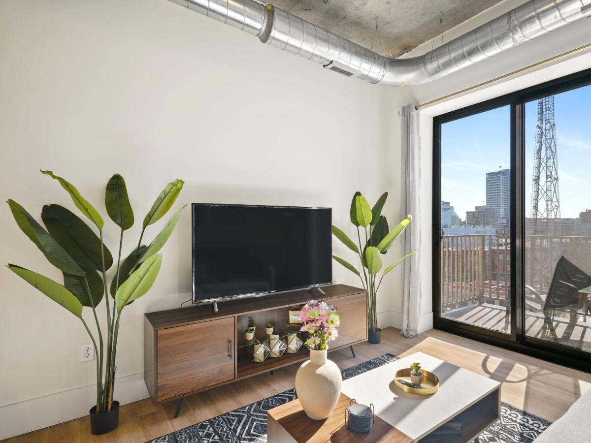 Clover Luxury High-Rise DownTown South Bend - Bed and Breakfast South Bend