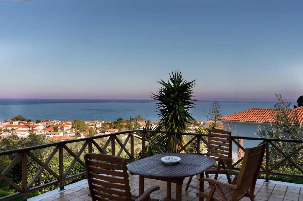 Villa Mitsa with stunning view on the Argassi hill - Ferienwohnung