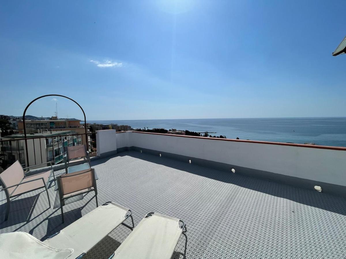 B&B San Remo - Luxury Penthouse Poseidon Suite - Sanremo - Bed and Breakfast San Remo