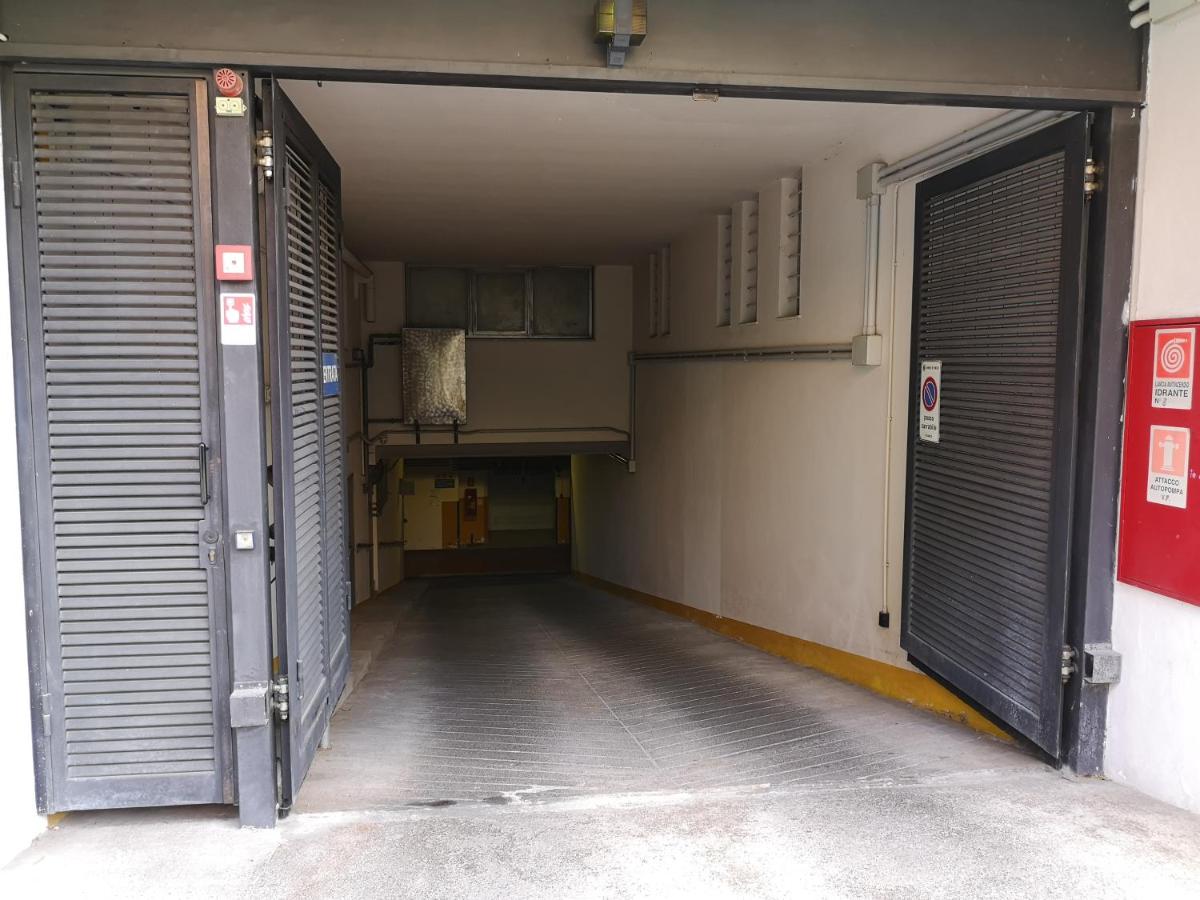 Convenient Family apt with Private Parking - Bed and Breakfast