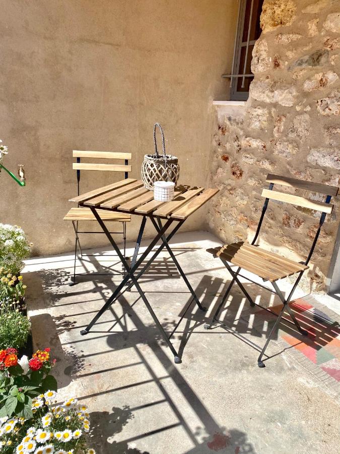 Traditional Stone House in Chandrinos - B&B