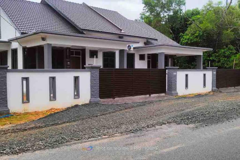 afza Homestay Paka B - Ferienwohnung