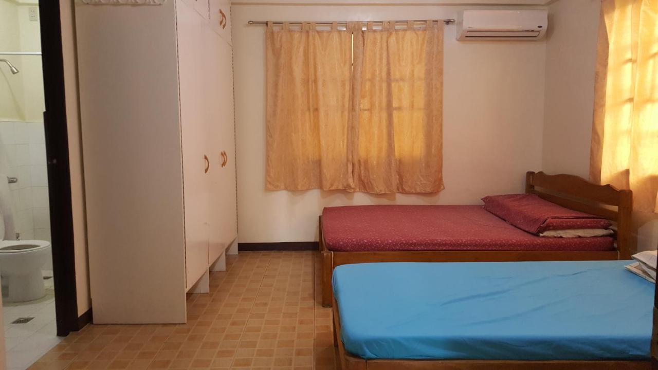 Economy Triple Room