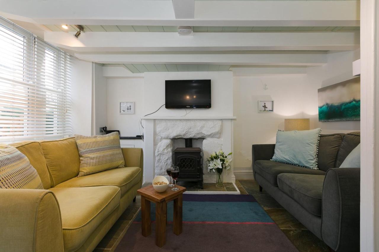 Breaking Waves - B&B St Ives
