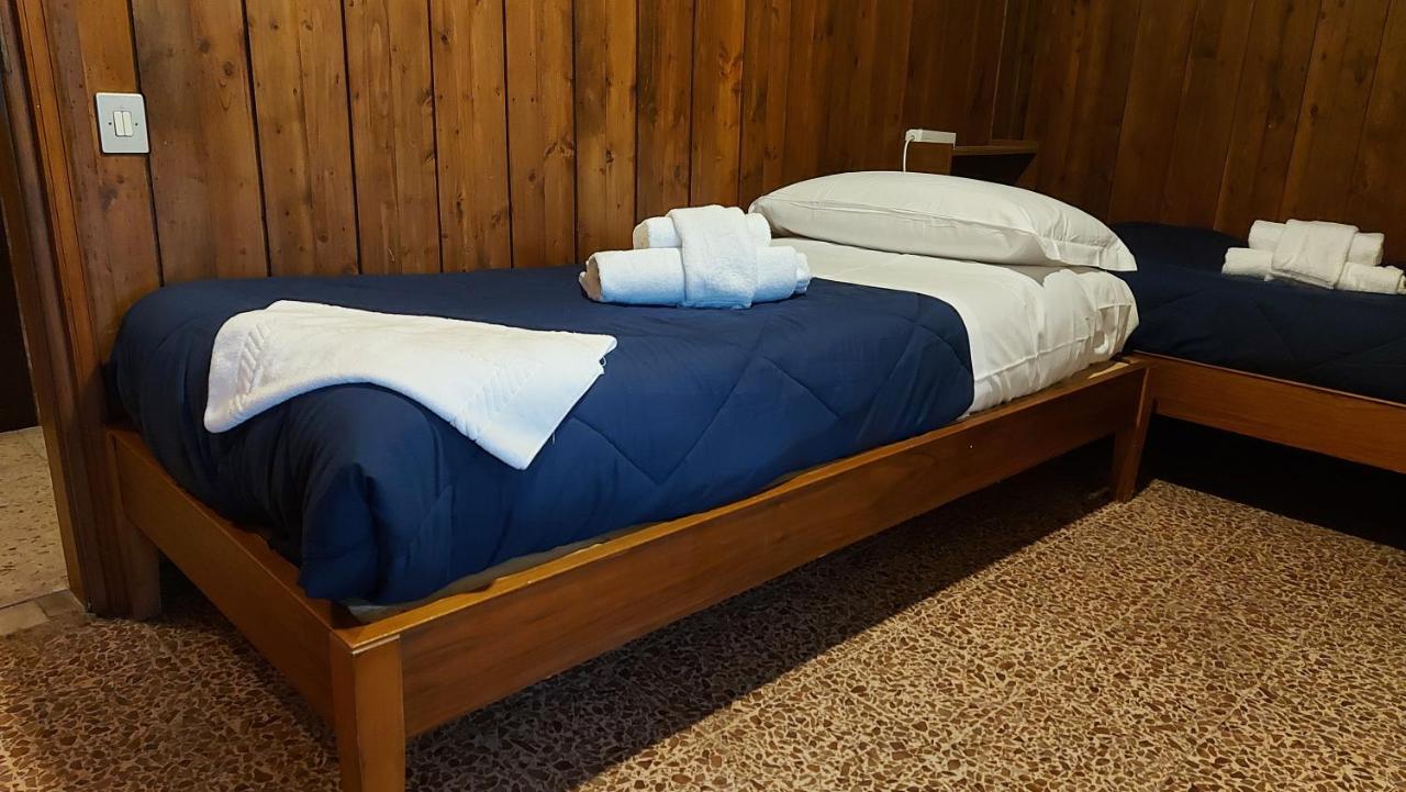 Twin Room with Private Bathroom