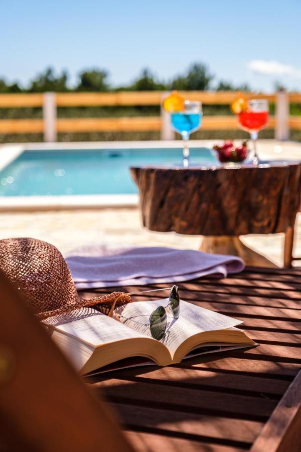 Holliday Home "Maslinada" - B&B Milna