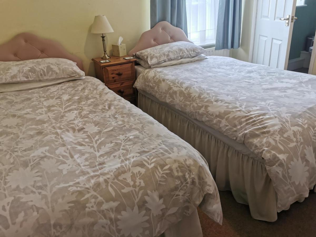 Habitación Doble con baño privado - 2 camas