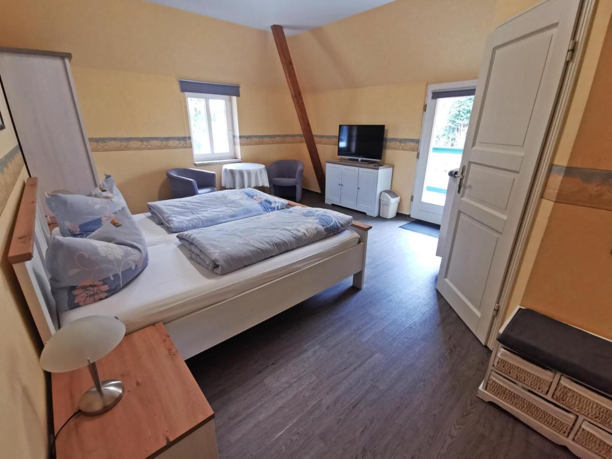 Doppelzimmer mit Balkon