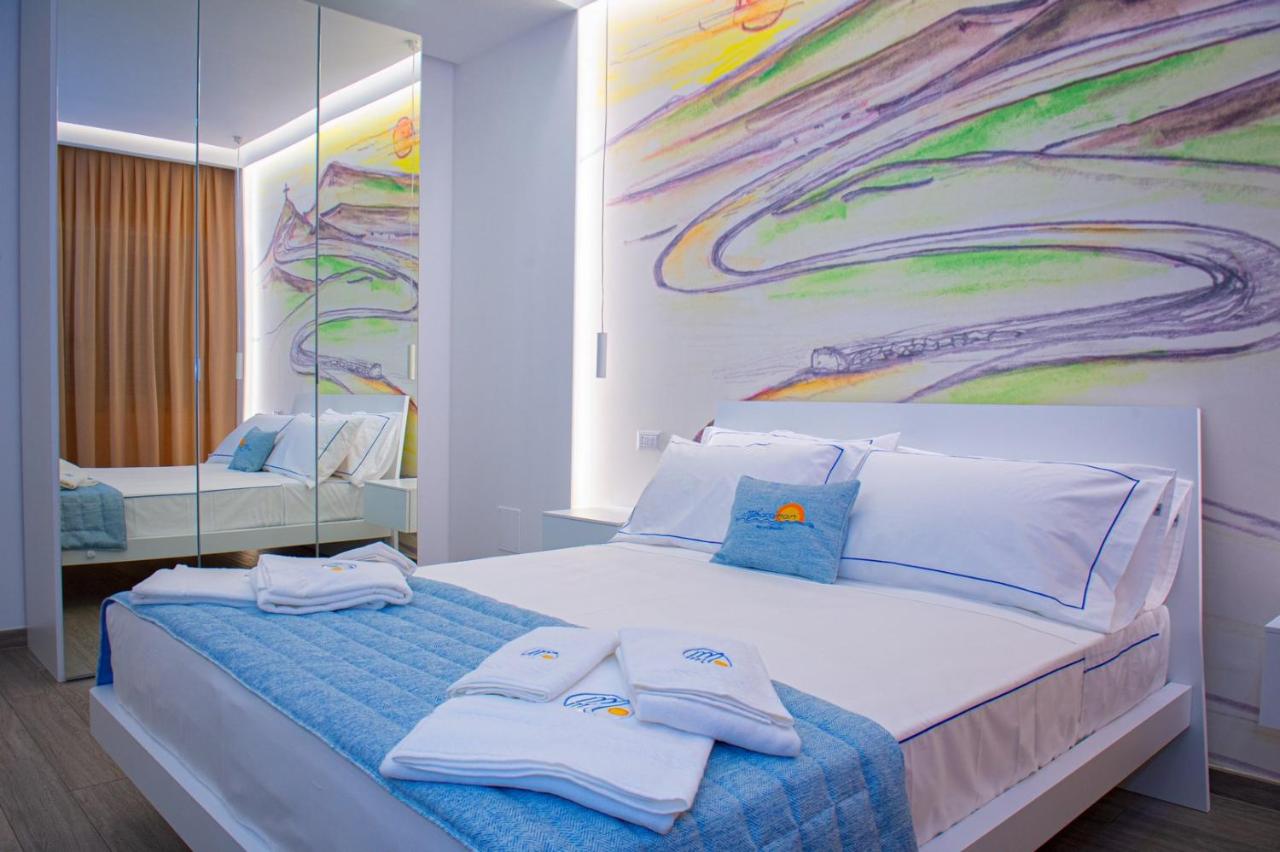 Kamer met Kingsize Bed en Uitzicht op de Bergen