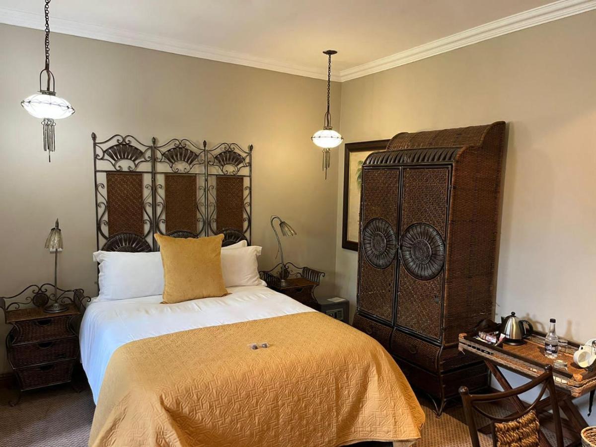 Comfort Queen Room