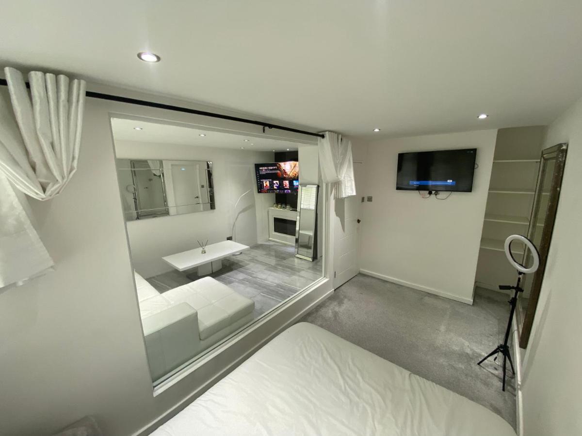 B&B Eltham - Luxurious high spec 1 bedroom apartment in London - Bed and Breakfast Eltham