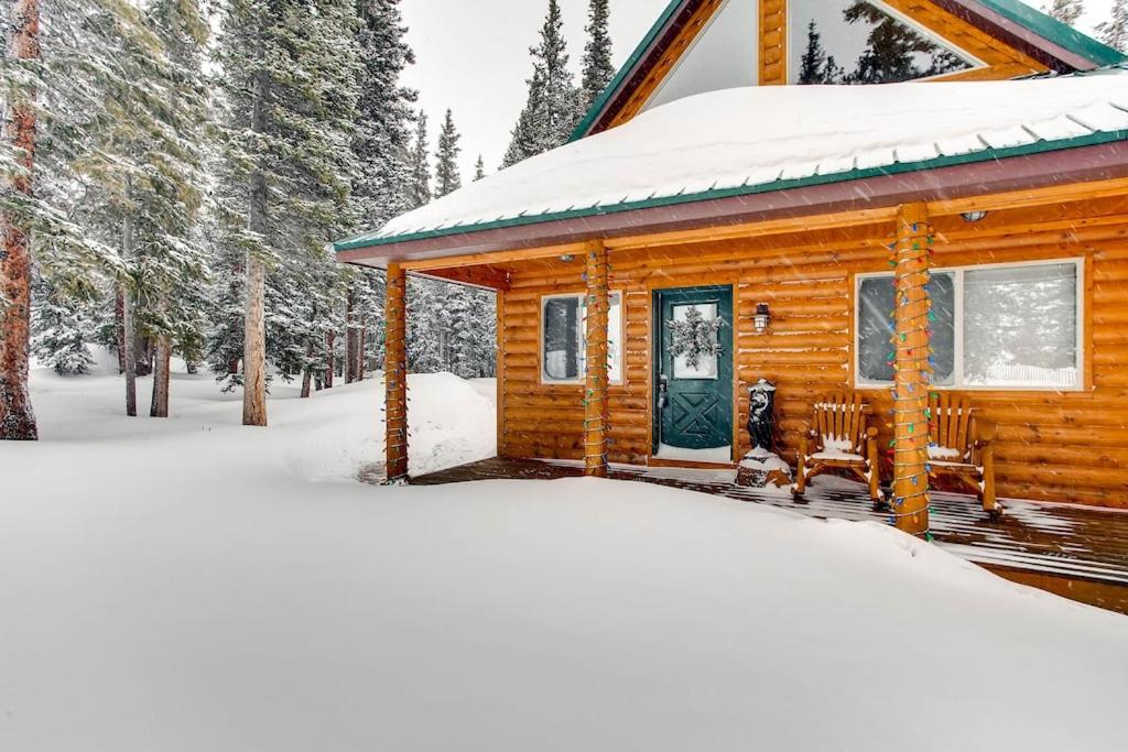 Comfy Mountain Cabin with Privacy and Great Views - Whimsical Hollow - B&B