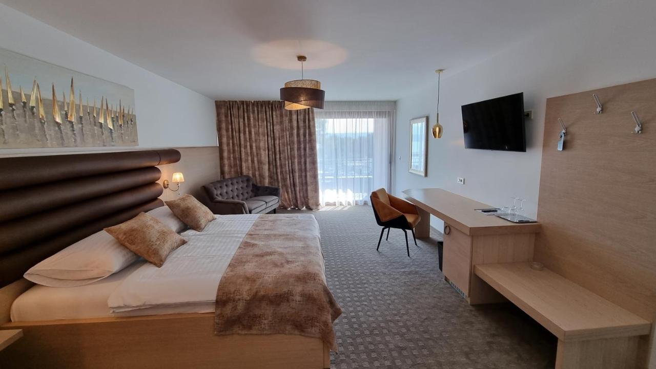 Deluxe Double Room with Balcony and Sea View - Dependence