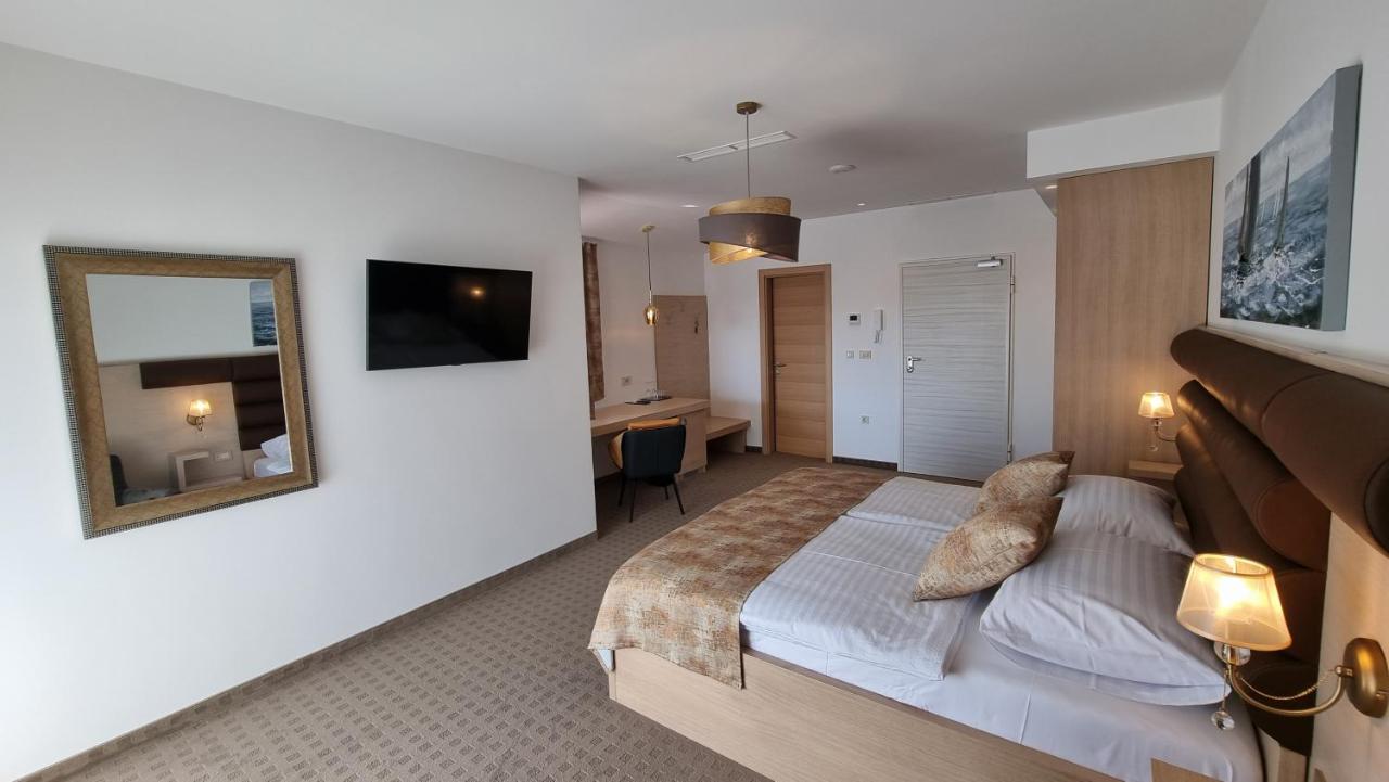 Deluxe Double Room with Balcony and Sea View - Dependence