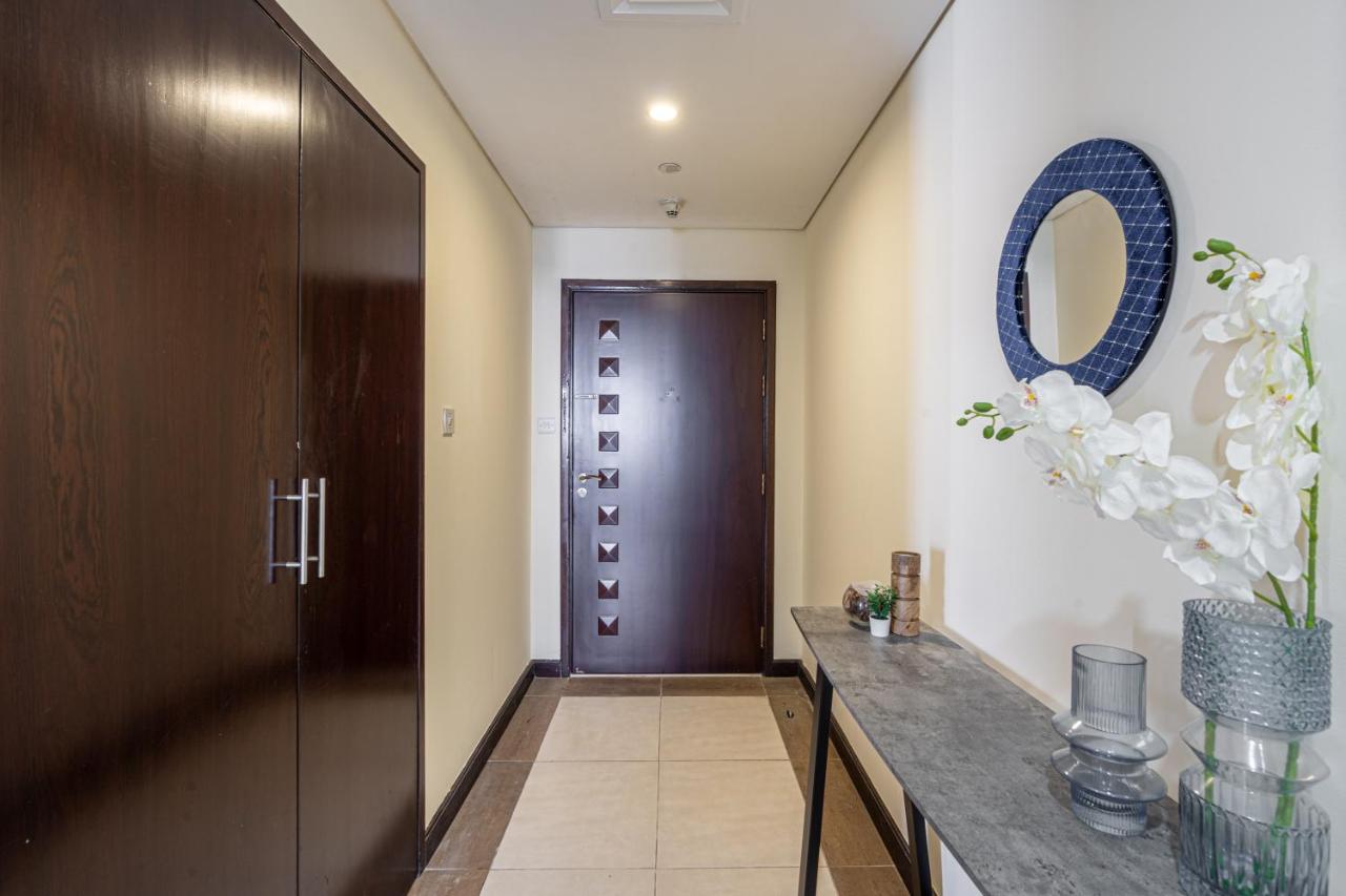 HiGuests - Large Apt in the Heart of Deira Near Clocktower - B&B Dubai