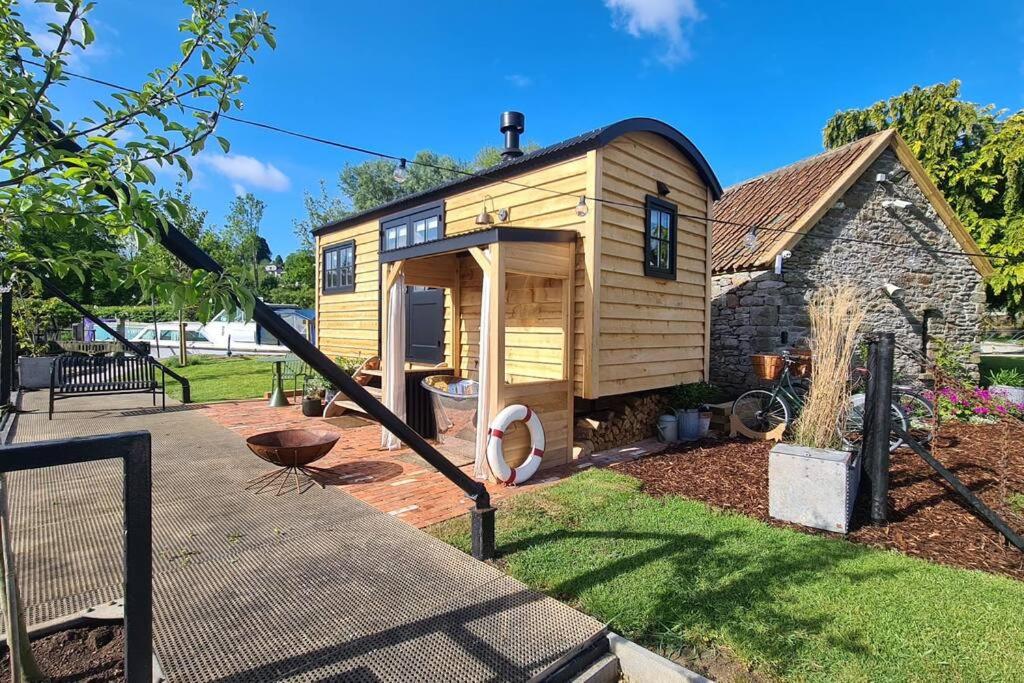 Island Hut - Outdoor bath tub, firepit and water equipment - Ferienwohnung