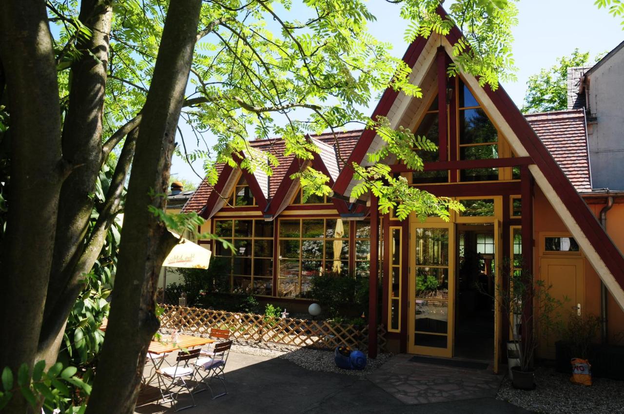 Waldhaus Colditz Garni - B&B