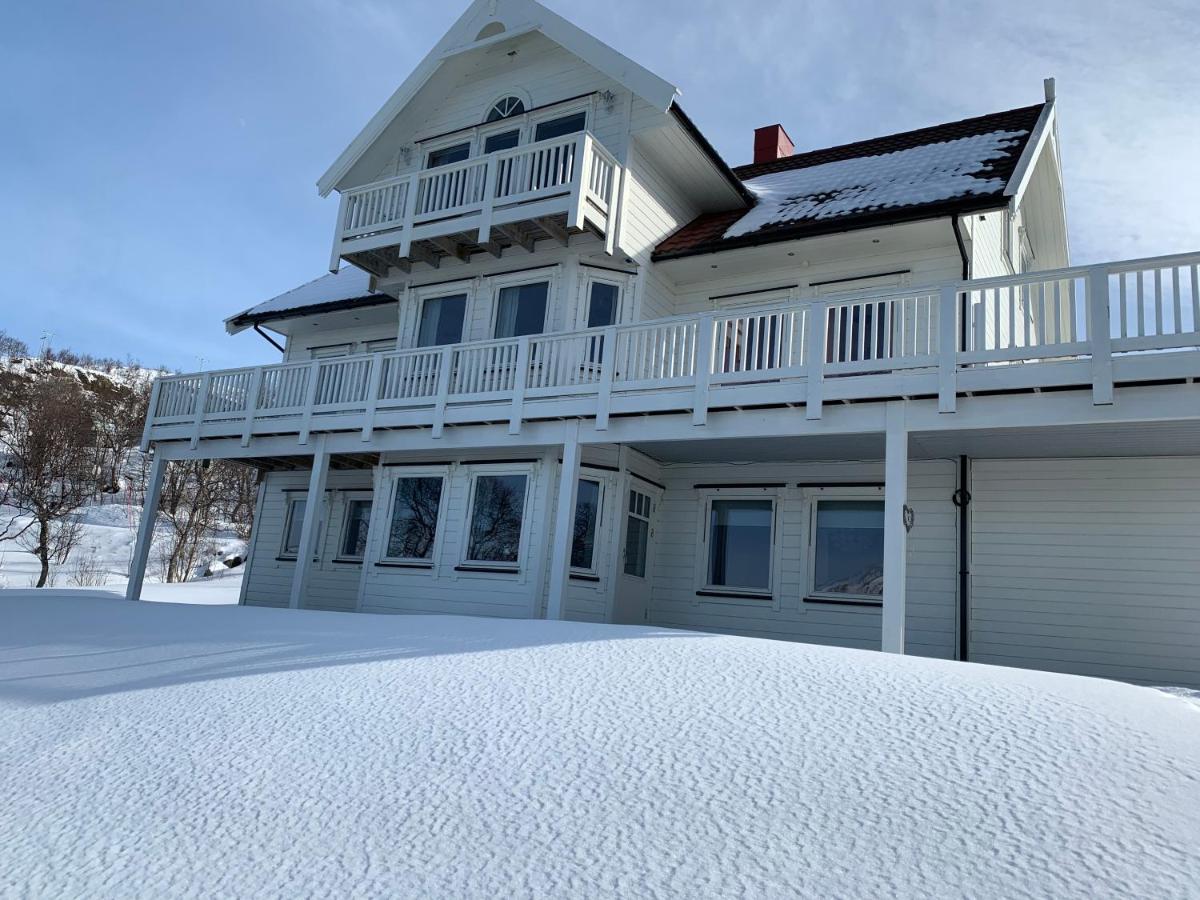 Kvaløya apartment by the sea - B&B Tromsø