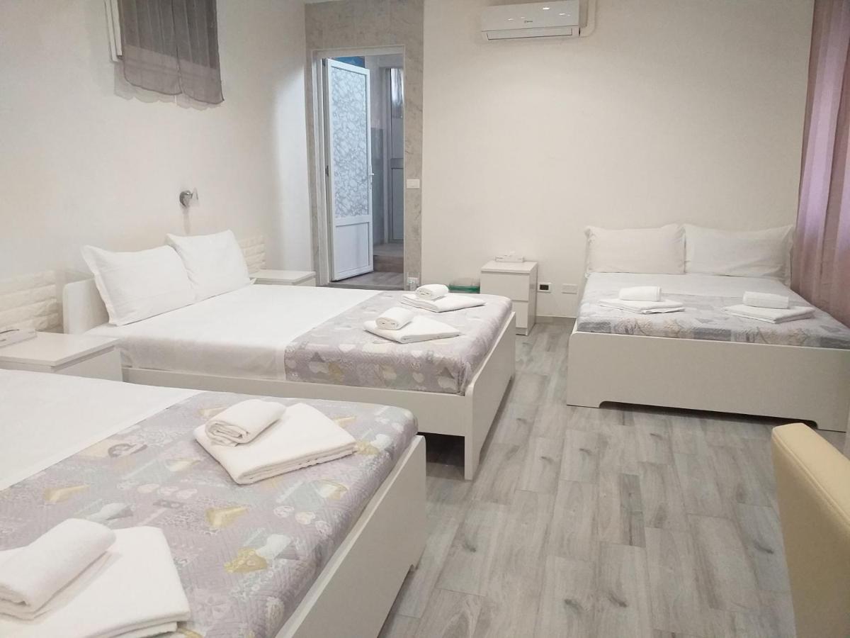 Camera Familiare con Bagno Privato