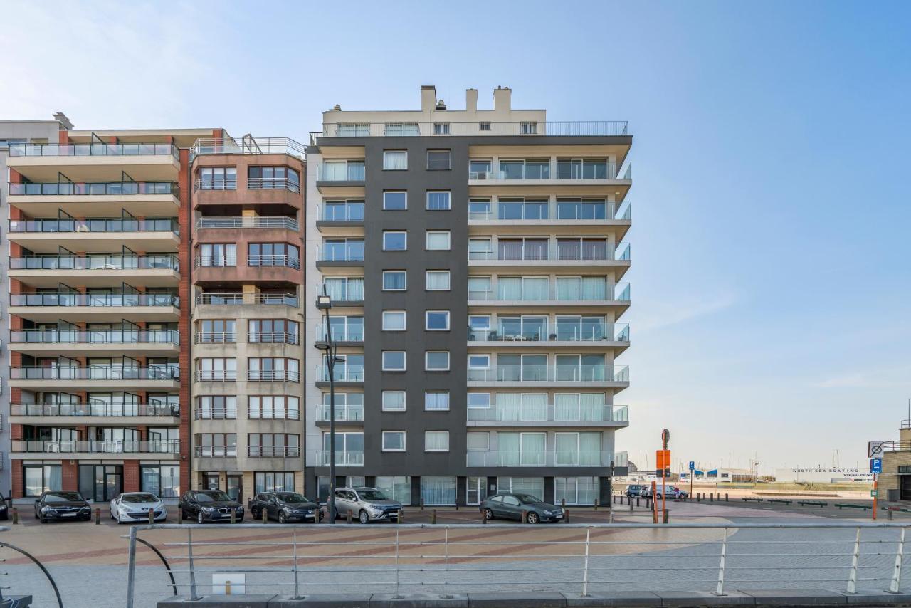 Gelijkvloers zeedijk appartement - lichtrijk en modern - B&B