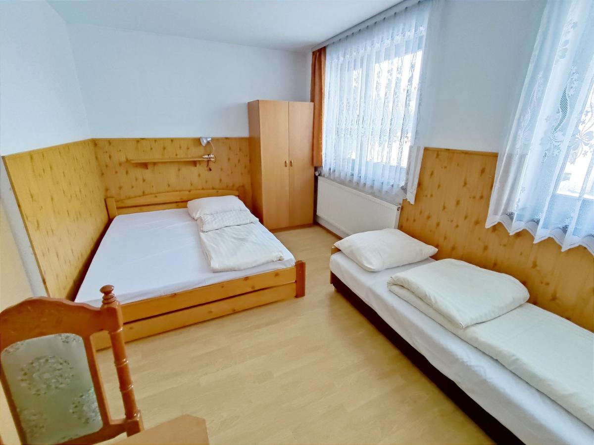 Chambre Triple avec Salle de Bains Privative