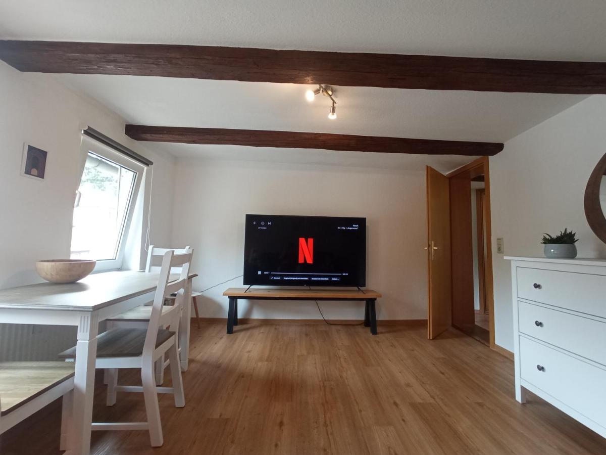 B&B Wernigerode - 65 Zoll SmartTV & Netflix direkt am Campus - Bed and Breakfast Wernigerode