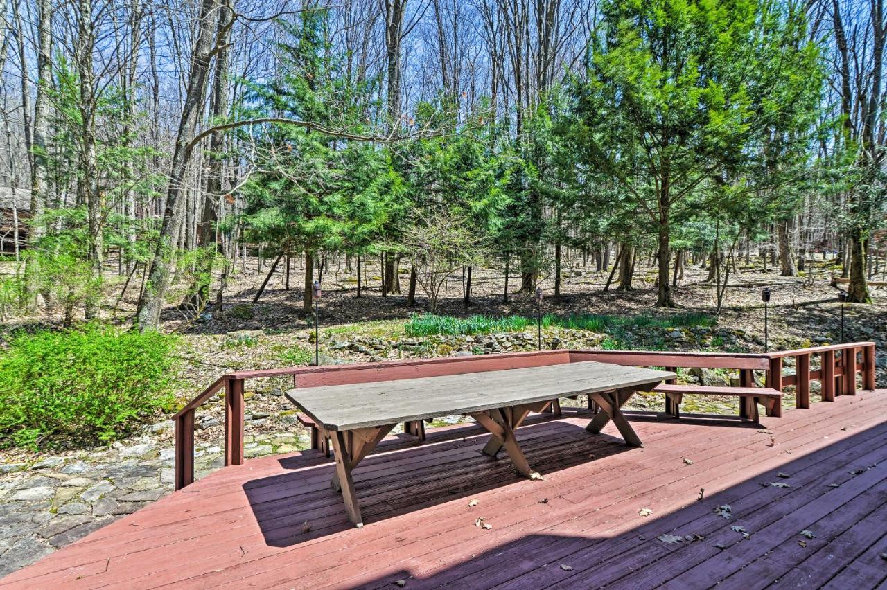 Family-Friendly Terra Alta Home with Lake View! - Chambres d’hôtes Terra Alta