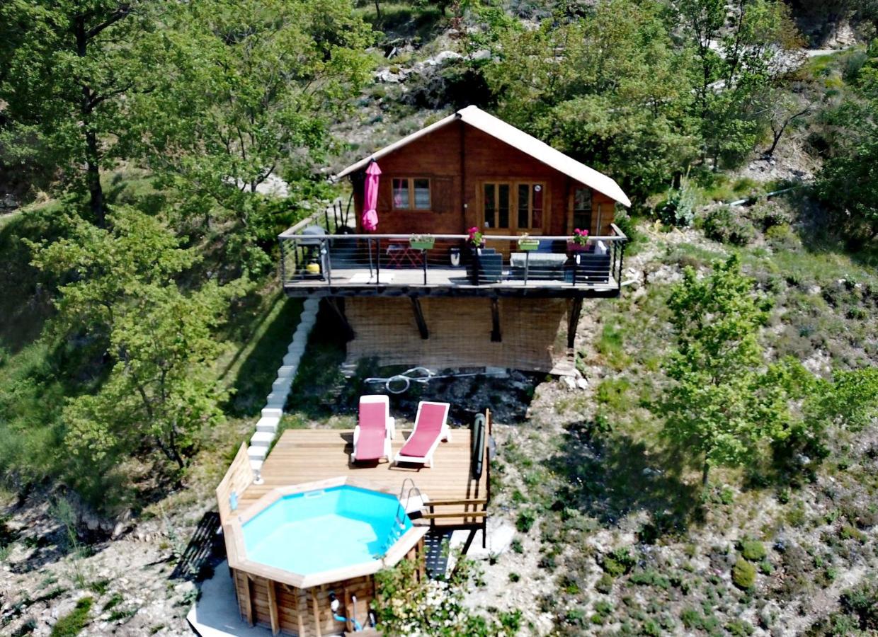 Chalet sur pilotis avec piscine privée - B&B Lucéram