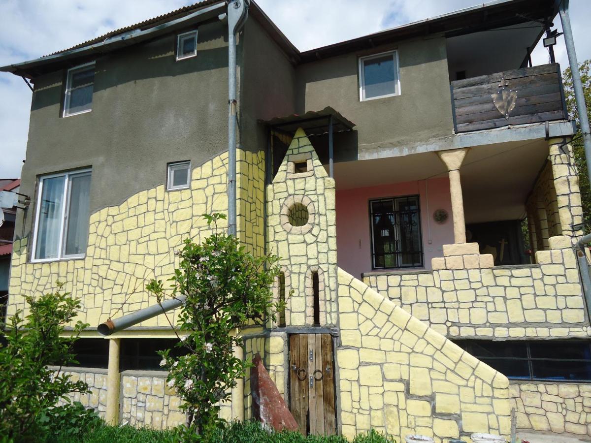 Family Summer House On Cityline - B&B Jerevan