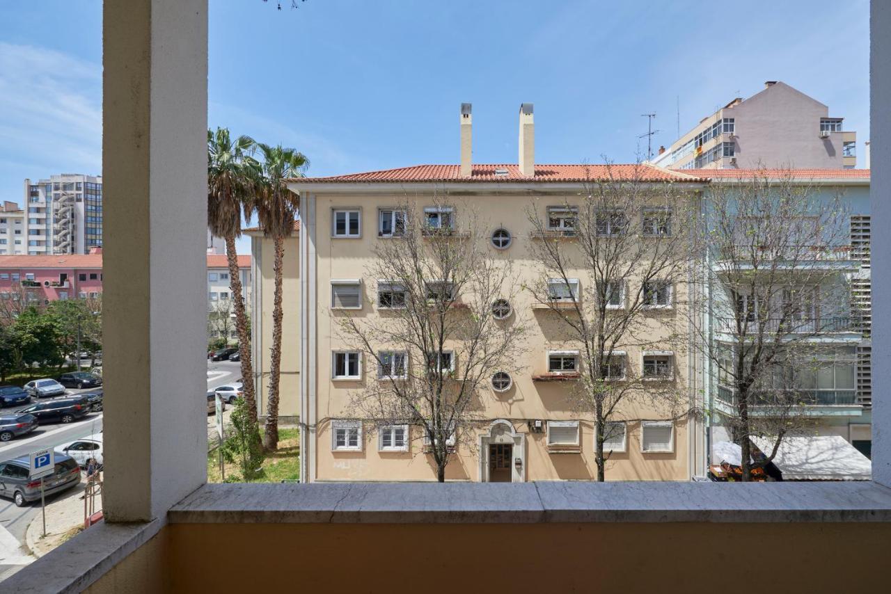 Sunset Balcony Apartment, By TimeCooler - B&B Lisboa