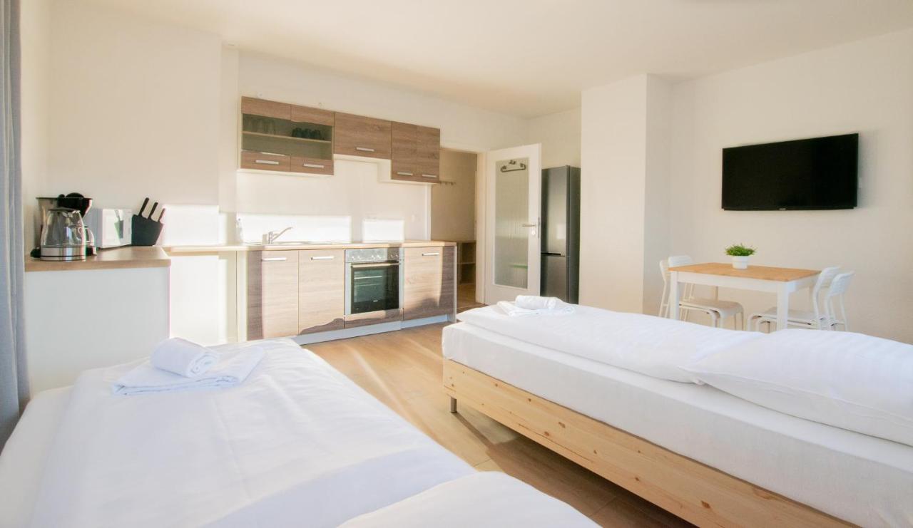 B&B Krefeld - T&K Apartments - Studio Apartments - 22 min MESSE DUS & Airport DUS - Bed and Breakfast Krefeld